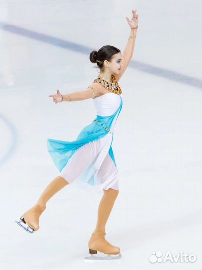 Тренер по фигурному катанию