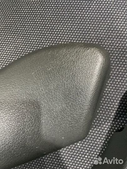 Пластик сиденья передний Mercedes-Benz C-Class