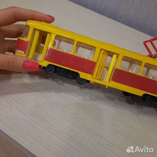 Игрушка,трамвай