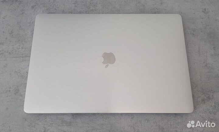 MacBook Pro 16