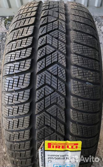 Pirelli Scorpion Winter RFT 255/50 R19 107V