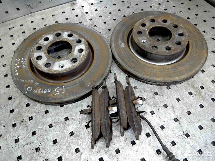 Диск тормозной передний Volkswagen Golf