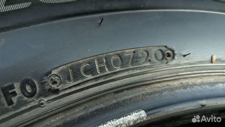 Bridgestone Blizzak Spike-02 SUV 235/55 R19