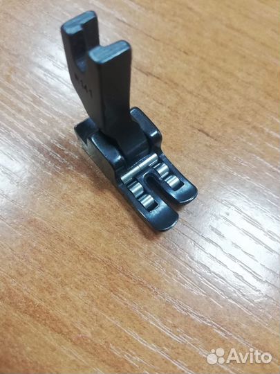 Лапка для швейной машинки роликовая JZ R141