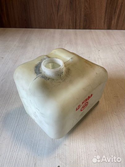 Бачок омывателя Chevrolet Niva