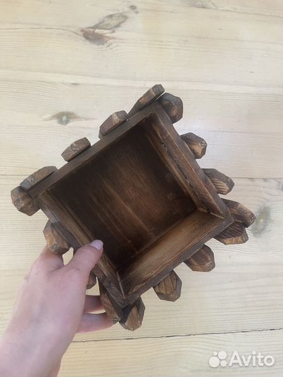 Деревянный флористический ящик