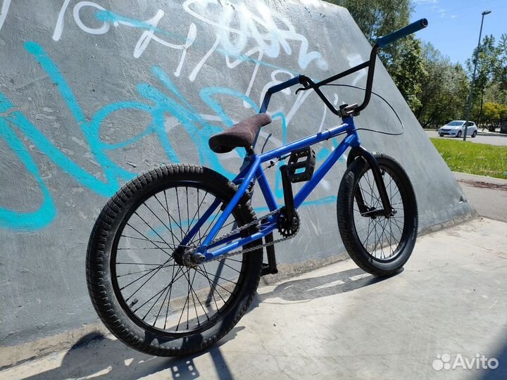 Трюковой велосипед BMX