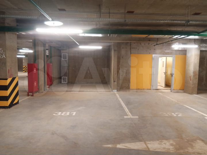 Машиноместо, 18 м²