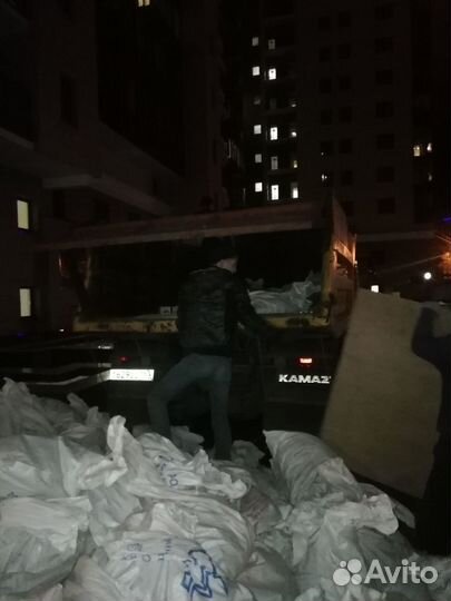 Демонтаж стен и полов, вынос строительного мусора