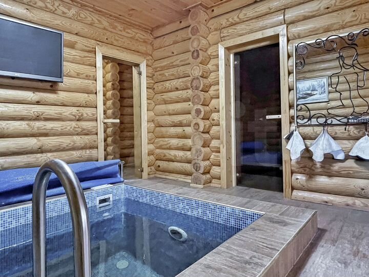 Коттедж 341 м² на участке 13 сот.