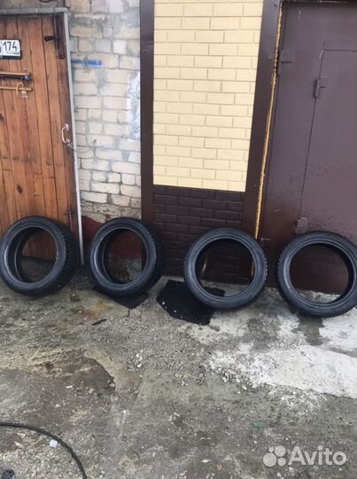 Dunlop Axiom Plus 215/50 R17