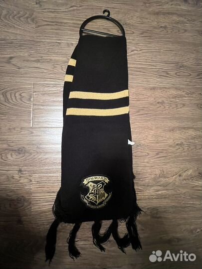 Шарф с эмблемой “Hogwarts”