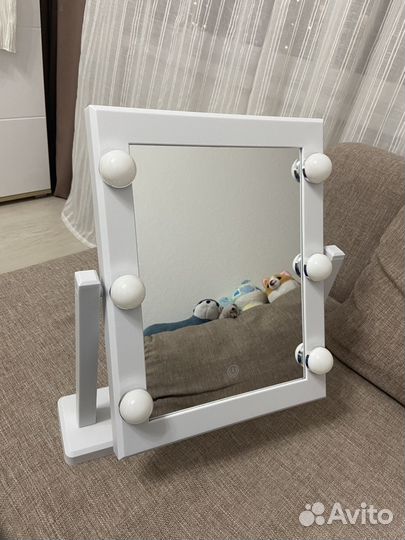 Зеркало с лампочками