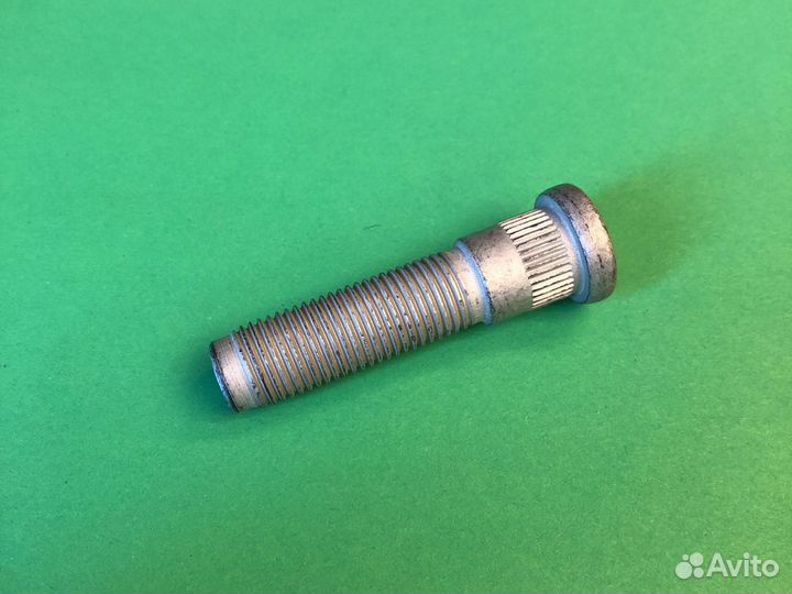 Шпилька колесная Jeep Grand Cherokee WK2 6509858AA