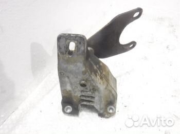 Кронштейн двигателя