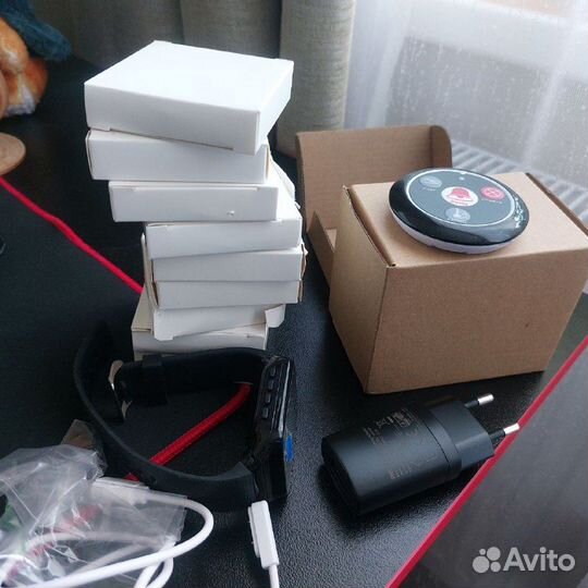 Продам кнопки вызова персонала и часы для кальянно