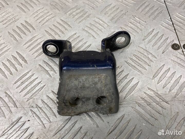 Б/У петля двери передний правый Honda Accord 8 CP1