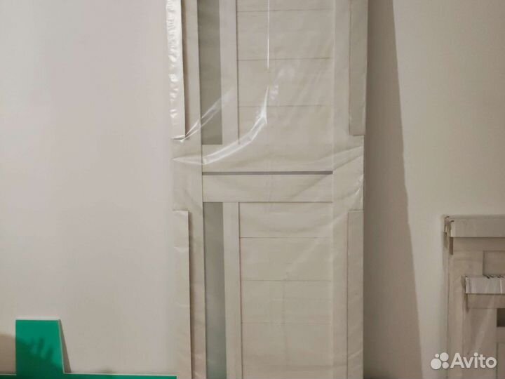 Дверь межкомнатная 700 х 2000 абсолютно новая