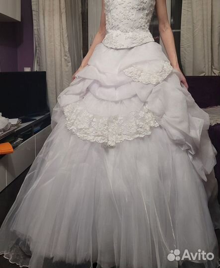 Свадебное платье 42 - 44 бу