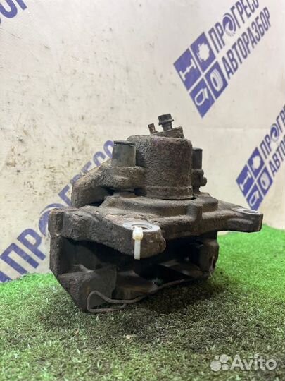 Суппорт передний правый Volkswagen Passat B6 седан