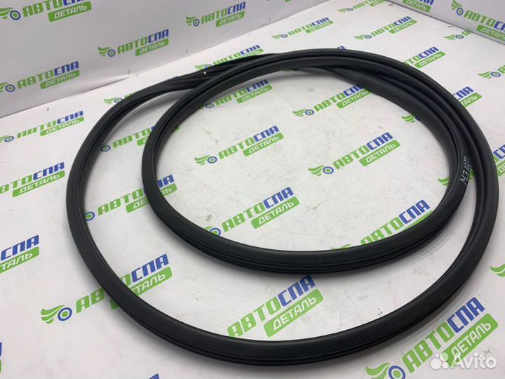 Уплотнитель кузова двери передний Mazda 3Bp