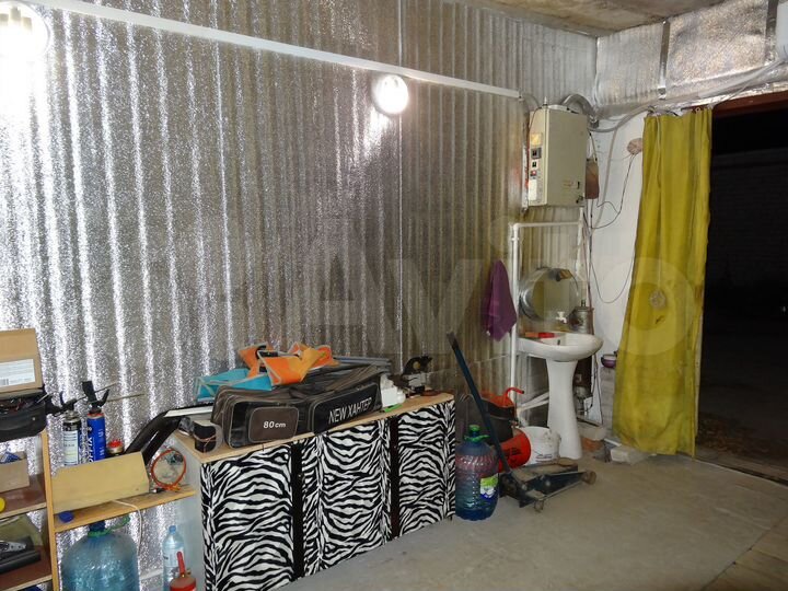 Гараж, > 30 м²