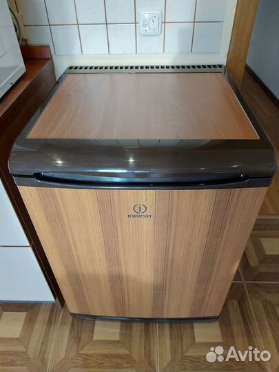 Холодильник Indesit MT08T, 12.2018гв, высота 85 см