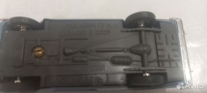 Модель автомобиля 1:43 москвич пикап