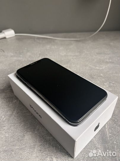 iPhone X, 256 ГБ
