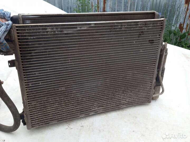 Радиатор охлаждения logan 1