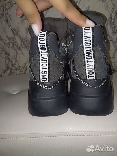 Кроссовки женские 38 размер