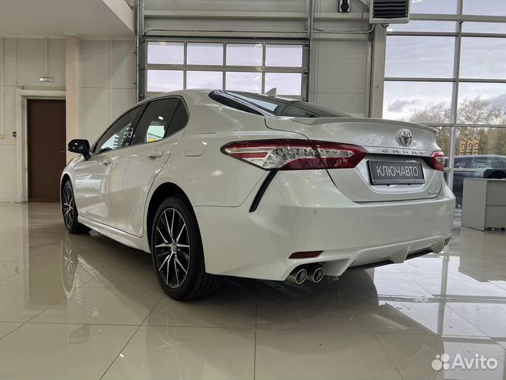 Toyota Camry 2.5 AT, 2023