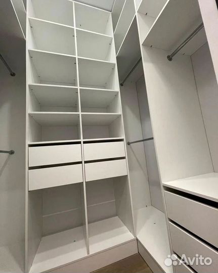 Гардеробная белая