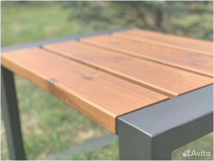 Стол деревянный