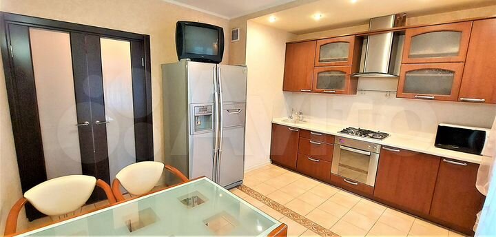 3-к. квартира, 107,3 м², 2/10 эт.