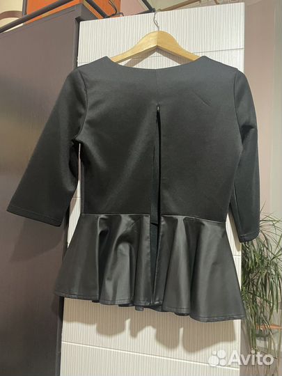 Топ с баской