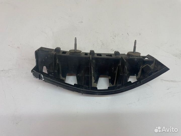 Кронштейн бампера задний правый Mercedes-Benz