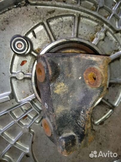 Кронштейн двигателя 2.0 1azfe Тойота рав4