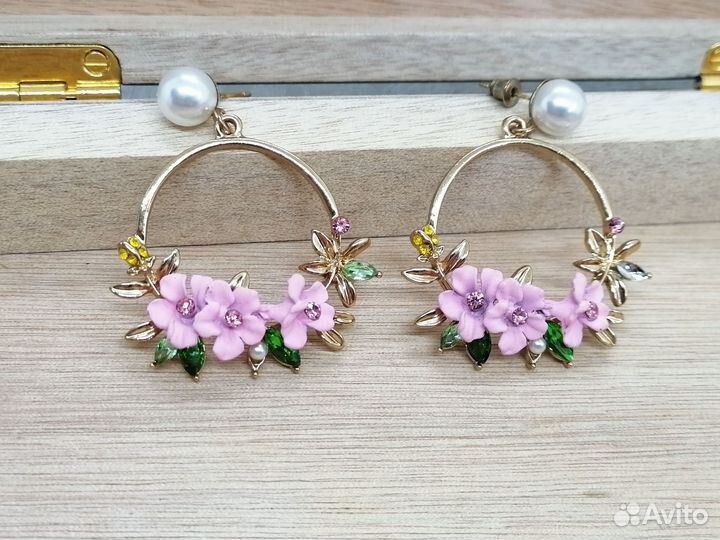 Серьги кольца в цветах
