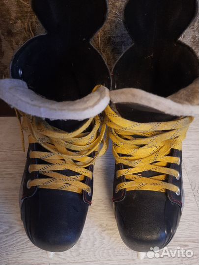 Коньки хоккейные 45 размер бауер