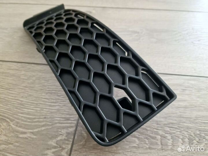 Решётка бампера правая Audi TT (2003-2006) Новая