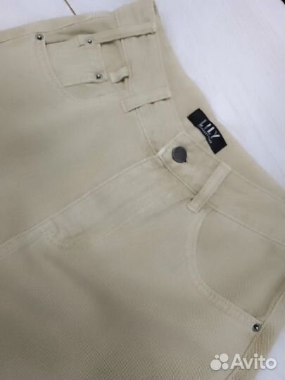 Бежевые джинсы женские