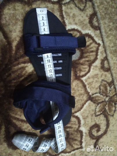 Новые спортивные сандалии