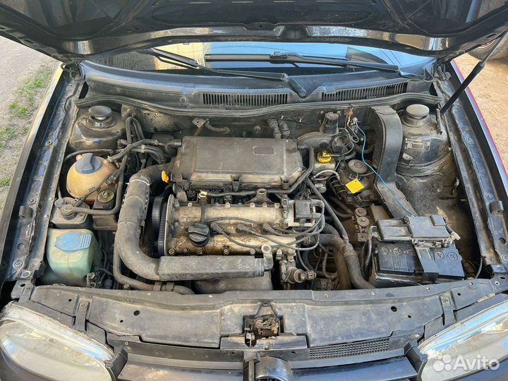Volkswagen Golf 1.4 МТ, 2000, 300 000 км
