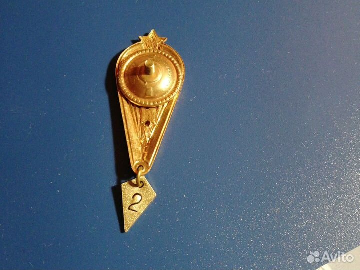 Значок парашютиста-отличника