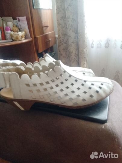 Жен. Обувь и одежда