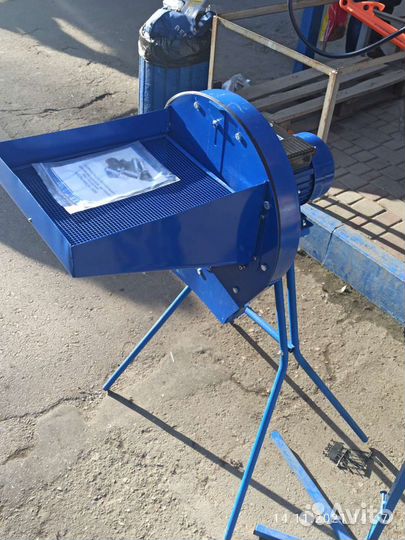 Зернодробилка кормоизмельчитель