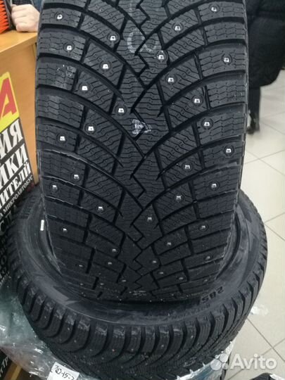 Pirelli Ice Zero 2 285/45 R22