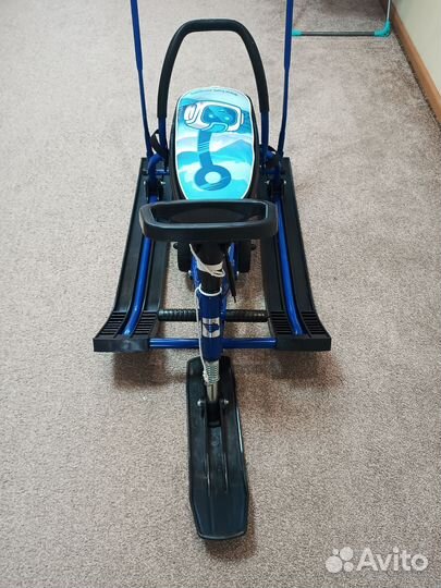 Снегокат с ручкой и колесами