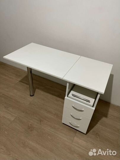 Складной маникюрный стол + полка